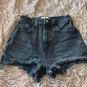 Abercrombie & Fitch Ultra High Rise Mom Short